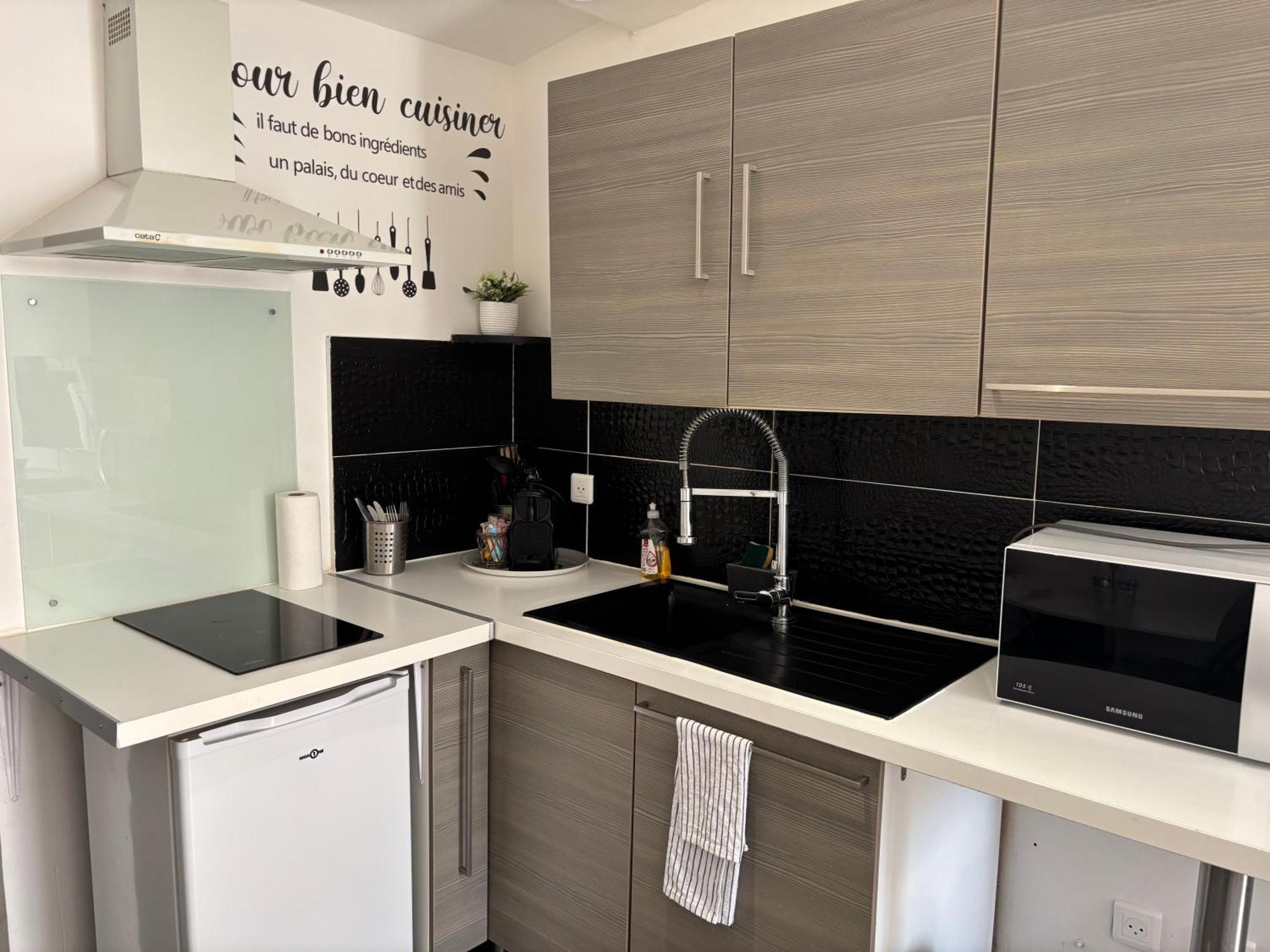 Studio Cosy Avec Jardin Proche Centre Et Plage มงต์เปอลิเยร์ ภายนอก รูปภาพ